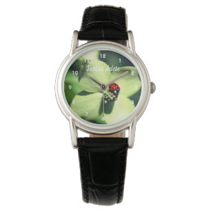 Relógio Ladybug Na Flor Branca De Dogwood Personalizada