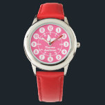 Relógio Meninas cor-de-rosa vermelho e branco cheio relógi<br><div class="desc">Crianças de arte gráfica assistem apresentando uma simples borboleta branca. Excelente para crianças aprendendo a ler como recursos de minutos e horas. Personalize com o nome do cheio do seu filho,  o exemplo lê Tianna Jackson.</div>