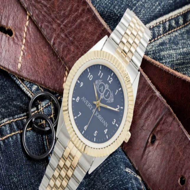 Relógio Monogram lovers bride and groom wedding gift  (Criador carregado)