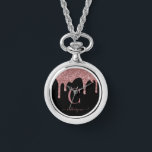 Relógio Monograma das unidades de brilho do Sparkle Dourad<br><div class="desc">Glitter Brilhante Rosa Dourado Girly Glitter Monograma Assista Colar com um brilho fino cor-de-rosa/rosa de ouro rosado em uma tela preta chic com seu monograma e nome personalizados. Entre em contato conosco em cedarandstring@gmail.com se precisar de assistência com o design ou produtos correspondentes.</div>