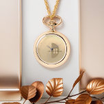 Relógio Monograma de Nome Moderno Elegante<br><div class="desc">Pegue esse colar de relógio personalizado para você mesmo ou como um belo presente. Este cronograma apresenta um monograma personalizado e um esquema de cores douradas. É uma maneira elegante de dizer o tempo e acessar tudo em um único passo fácil. Simplesmente personalize este relógio com um nome e inicial,...</div>