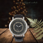 Relógio Monograma de Padrão Floral Dourado Preto Personali<br><div class="desc">Este monograma, maravilhosamente trabalhado, concebido inicialmente como o WATCH, com um padrão floral de ouro excelente em fundo negro, constituiria para ele um presente de excelente para qualquer ocasião. Você encontrará uma gravata correspondente, um isqueiro, meias e algemas com este design de padrão floral de tendência. Foi cuidadosamente trabalhado e...</div>