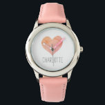 Relógio Nome do Coração Rosa Personalizado<br><div class="desc">Um relógio personalizado fofo com coração cor-de-rosa e seu nome. Um presente de excelente para meninas.</div>