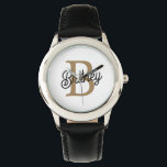 Relógio Nome do Monograma Elegante Moderno Script Dourado<br><div class="desc">O moderno Elegante Monograma Name Black Dourado Script Watch é um sofisticado relógio que combina funcionalidade com luxo. Ele apresenta um rosto elegante de relógio preto, adornada com um nome monograma de script na moda gold, criando um olhar refinado e personalizado. Este relógio foi projetado para adicionar um toque de...</div>