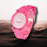 Relógio Nome Elegante manuscrito | Na moda de cor rosa Pas<br><div class="desc">Nome Elegante manuscrito | Na moda do Pastel Rosa | Clássico | Evolução | NA MODA | Presente. Você pode optar por adicionar seu nome, o nome de um ente querido ou uma mensagem especial. Seja um presente sincero para alguém que lhe é caro ou um tratamento pessoal, a escolha...</div>