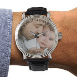 Relógio Nosso primeiro Pai personalizado e foto do bebê do<br><div class="desc">Crie seu próprio relógio de fotos exclusivo para o dia de os pais novo papai. Uma oportunidade perfeita para adicionar uma foto de pai e bebê, apenas bebê ou toda a família, como um amor e um tesouro eterno para curtir todos os dias. O modelo está pronto para que você...</div>