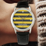 Relógio Padrão de stripes de abelha clássica engraçada<br><div class="desc">Personalize o seu mundo com a nossa design de listras de abelhas fofinhas. Sua palavra ou nome, colocado sobre um fundo incrível, adiciona um toque de especiaria ao seu estilo. Projetado com o Arkansas por Zaubershirts, é uma criação verdadeiramente única e especial, só para ti!</div>