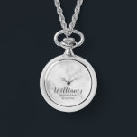 Relógio Padrinho de casamento Personalizado de Script Mode<br><div class="desc">Presentes personalizados de Padrinho de casamento com nome de padrinho de casamento personalizado no estilo de fonte moderno de script de cinza com título e data de casamento no estilo de fonte sans moderno em fundo de mármore branco. Perfeito também para o melhor homem, pai da noiva, dama de honra,...</div>