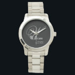 Relógio Padrinho Elegante Cinza Monograma Detalhe Branco P<br><div class="desc">Procurando presentes para a festa de casamento para o(s) seu(s) padrinho(s)? Considere este relógio clássico e elegante para padrinhos, com uma inicial monograma elegante e o nome dele e a data do casamento em uma bela fonte branca em um relógio preto de aço inoxidável com detalhes prateados. Clique em personalizar...</div>