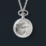 Relógio *~** Prata feminina em volta do Marble White Angel<br><div class="desc">* A prata feminina e o plástico em volta do relógio. Esta nova era design espiritual apresenta um belo rosto branco de anjo mármore com seus olhos olhando para baixo que faz todo o rosto do relógio. A correia é feita de fazer de metal prateado e couro preto, moderno e...</div>