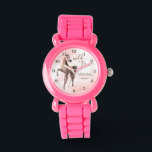 Relógio Presente de dama de cavalo árabe selvagem e castan<br><div class="desc">Raparigas de cavalo árabes selvagens e livres assistem presentes de festas de cavalos graciosos,  cavalo marrom árabe,  belo presente personalizado para amantes de cavalos.</div>