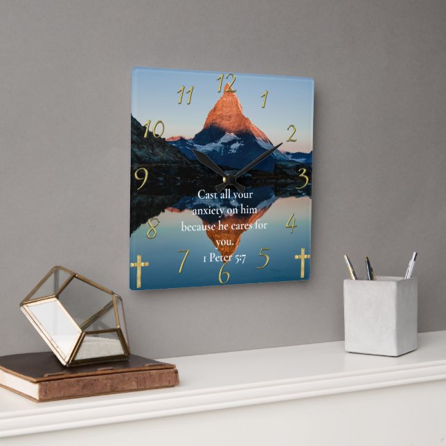 Relógio Quadrado 1 Peter 5:7 Vista do lago cristão Faith moutain (Escritório)