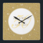 Relógio Quadrado 50º aniversário do casamento Dust Confetti Dourada<br><div class="desc">50.º ANIVERSÁRIO DE PÓ DOURADA CONFETTI CLOCK. Personalizado com os seus nomes em dourado falso sobre um belo guião "50" (ou um monograma inicial),  sobre um delicado fundo de poeira dourada. Projetado por Piglet © Pura em www.zazzle.com/purepiglet*.</div>