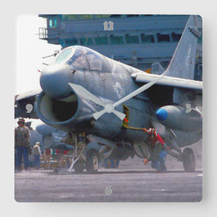RELÓGIO QUADRADO A-7 CORSAIR II