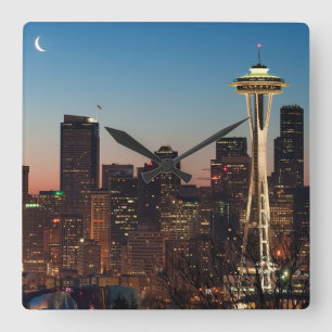 Relógio Quadrado A bandeira americana voa entre a lua da ascensão