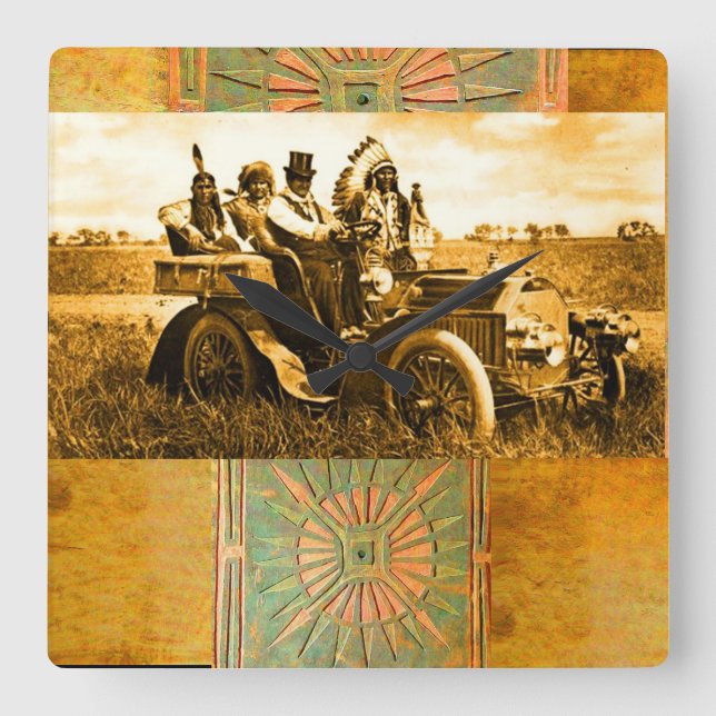 RELÓGIO QUADRADO APACHES E GERONIMO CONDUZINDO UM CARRO A MOTOR (Frente)