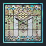 Relógio Quadrado Art. Deco Vidro Estampado 4<br><div class="desc">Relógio de parede acrílica de 10, 75" x 10, 75" com uma imagem de intrincado vidro corado em Art Deco,  rosa,  azul e verde. As órbitas pretas marcam as 12,  3,  6 e 9 posições. Veja toda a coleção de Relógios Roaring 20s no DECOR| Seção Relógios.</div>