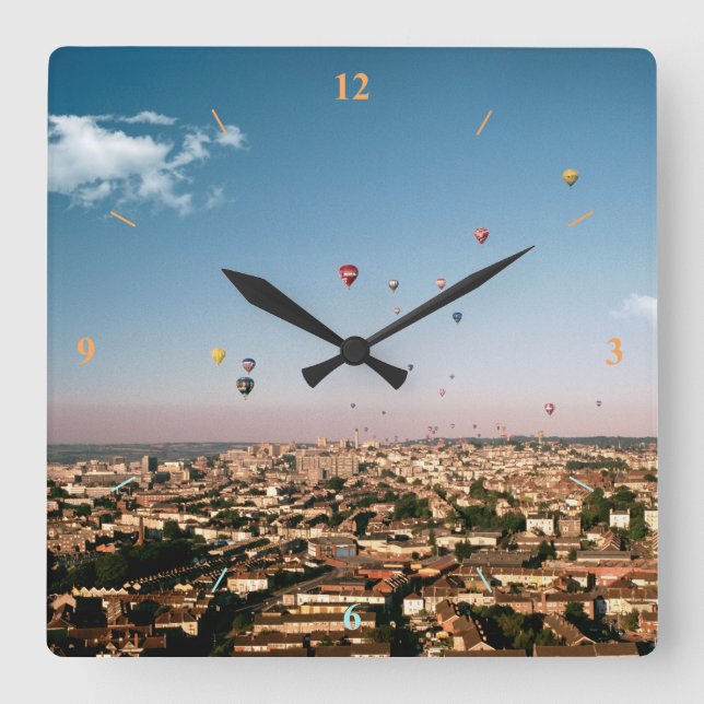 Relógio Quadrado Balões Sobre Bristol. (Frente)