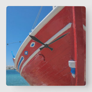 Relógio Quadrado Barco de pesca no porto de Mykonos em Cyclades