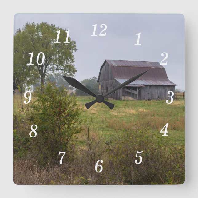 Relógio Quadrado Barn On A Hill Wall Clock (Frente)