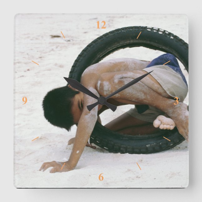 Relógio Quadrado Bem Tyred. (Frente)