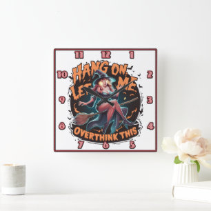 Relógio Quadrado Bruxa a pensar numa vassoura ao anoitecer