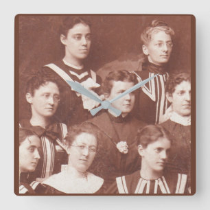 Relógio Quadrado cerca de 1905 coro feminino
