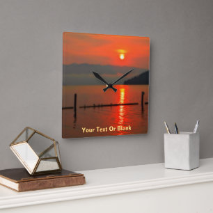 Relógio Quadrado Céu Vermelho De Manhã