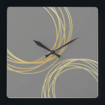 Relógio Quadrado círculos geométricos elegantes de ouro falso moder<br><div class="desc">Design minimalista,  moderno e na moda,  representando círculos de ouro falsos e fundo de cinza.</div>