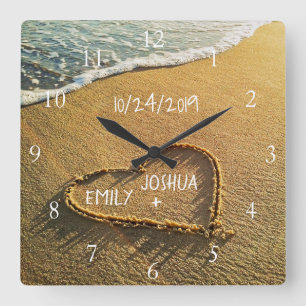 Relógio Quadrado Coração no Oceano Tropical de Sand Beach