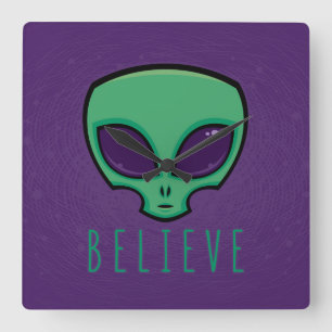 Relógio Quadrado Creia na Alienígena
