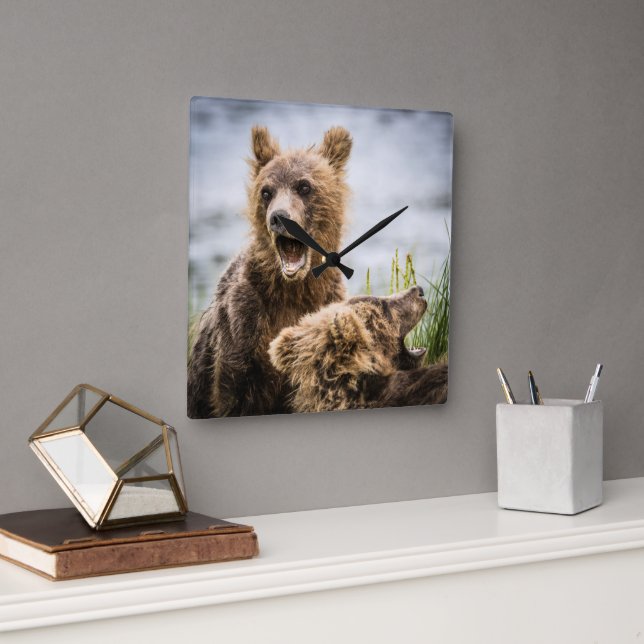 Relógio Quadrado Cubos Grizzly Procurando Sua Mãe (Escritório)