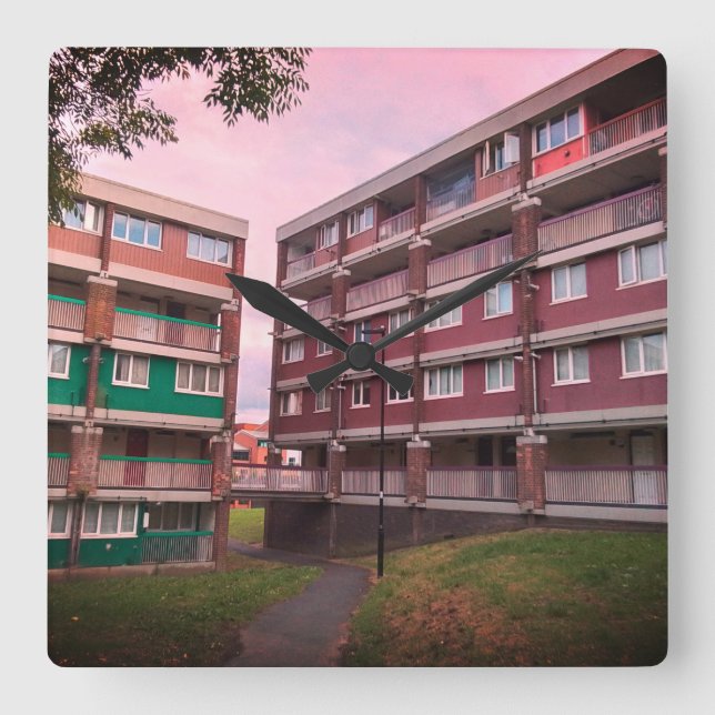 Relógio Quadrado Duas cores, nos apartamentos (Frente)