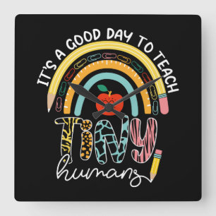 Relógio Quadrado É Um Bom Dia Ensinar Humanos Pequenos, Não 2/2