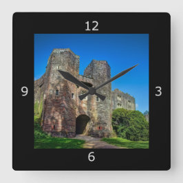 Relógio Quadrado Entrada do Castelo Inglês no Dia do Verão