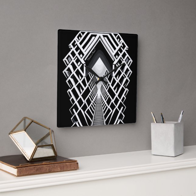 Relógio Quadrado Escada Monocromática: Obelisco de Contrastes (Escritório)