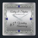 Relógio Quadrado Espinel Azul | 65.o Aniversário de Casamento<br><div class="desc">Opulent elegance enquadra esta design de aniversário de 65 anos de casamento em um único design de diamante em escala com sotaque azul em forma de coração e sotaque de diamante e faíscas acrescentadas em um gradiente de tom prateado. Por favor, note que todos os embelezamentos são impressos e feitos...</div>