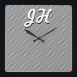 Relógio Quadrado Estirpes Pretas e Brancas Finas | Iniciais Retrorr<br><div class="desc">Vintage com letras estiladas com listras finas em preto e branco.</div>