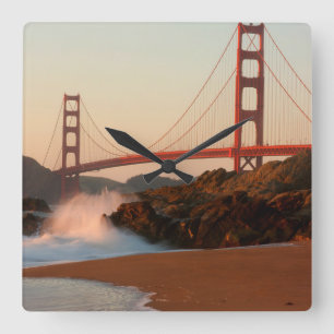 Relógio Quadrado EUA, Califórnia. Vista da Ponte Golden Gate