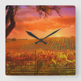 Relógio Quadrado Fantasy Vineyard Clock