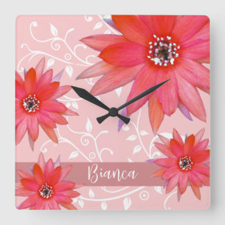 Relógio Quadrado Flores Vermelhas Whimsical Folhas Suavemente Acres