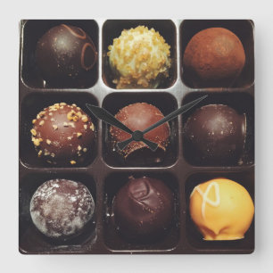 Relógio Quadrado Foto de Truffles de Chocolate