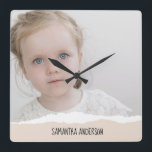 Relógio Quadrado Foto minimalista moderna e texto personalizado ros<br><div class="desc">Foto minimalista moderna e texto personalizado rosa</div>