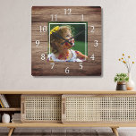 Relógio Quadrado Foto Personalizada Da Madeira Do Rustic Barn<br><div class="desc">Adicione sua família e suas crianças a esta madrugada rustica para fazer dele um presente especial.</div>