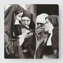 Relógio Quadrado Fotografia de Vintage de Freiras