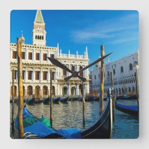 Relógio Quadrado Gondolas no Grande Canal Perto do Palácio de Doge