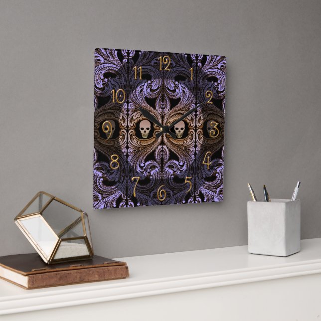 Relógio Quadrado Gótico Roxo Ornament and Skull (Escritório)