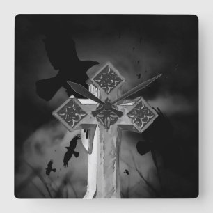 Relógio Quadrado GraveYard Gothic Cross Luado com Corvos