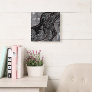 Relógio Quadrado Grelha Dourada de Agato de Marble 12