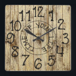 Relógio Quadrado Hora russa personalizada da madeira marrom da sua<br><div class="desc">Um design bonito, único, apresenta um fundo de madeira marrom falso-rústico com letras negras que dizem, "HORA DA SUA VIDA". Faz um excelente de casamento, aniversário ou presente de inauguração. Que acessório elegante e rústico para sua sala de estar, quarto ou sala de família. Se precisar de ajuda para personalizar,...</div>